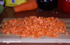 морковь кубиками